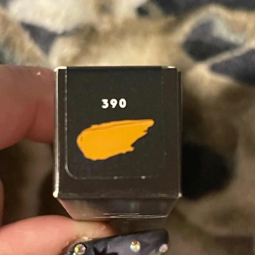 Fenty 390 Pro Filt’r Instant Retouch Concealer